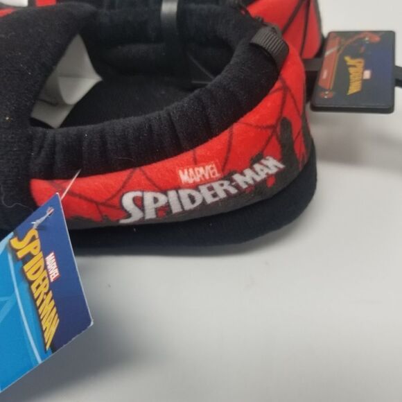 NWT. MARVEL SPIDERMAN BOYS SLIPPERS. VARIOUS SIZES. - Picture 13 of 14